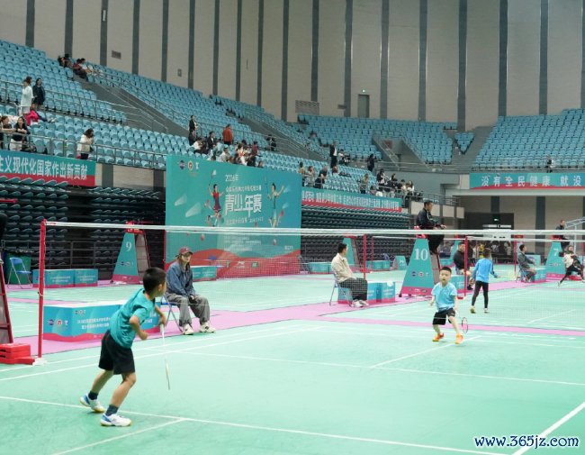 2026年天下东西南朔中羽毛球大赛青少年赛北京分站赛6月19日至21日举行（图片开端：中国羽毛球协会官方公众号)